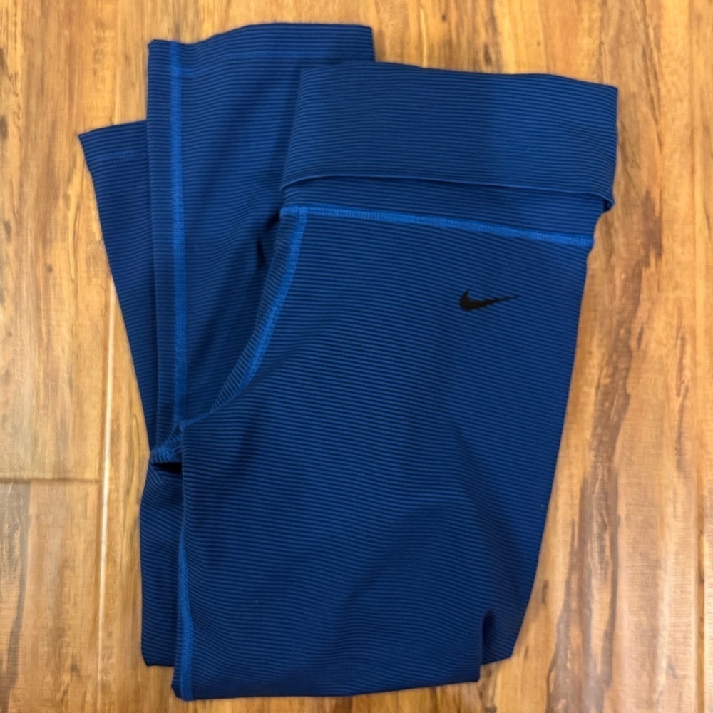 Nike Dri-Fit Leggings Capri - Picture 1 of 5